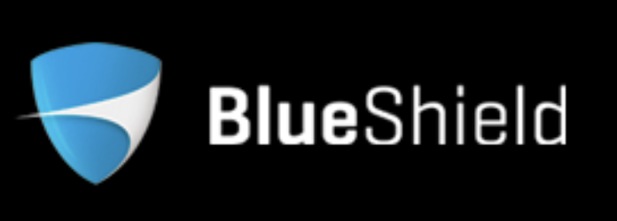 Das BlueShield-Logo zeigt ein blau-weißes Schildsymbol links neben dem fettgedruckten Schriftzug „BlueShield“ auf schwarzem Hintergrund.